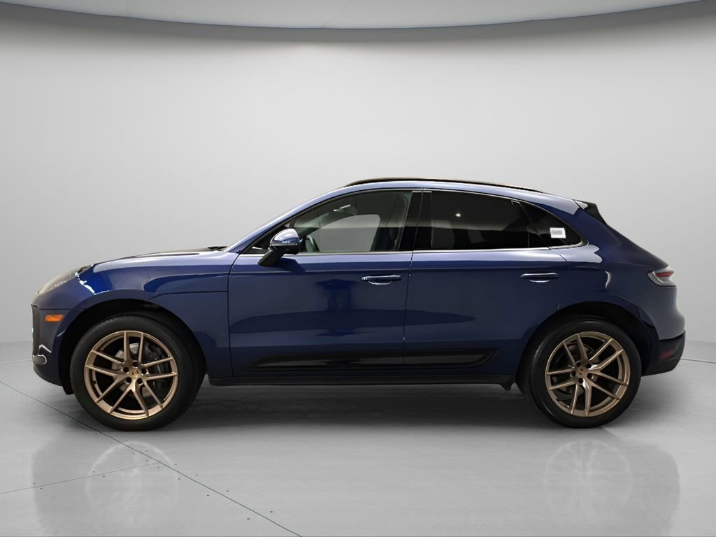 Used 2023 Porsche Macan image 2