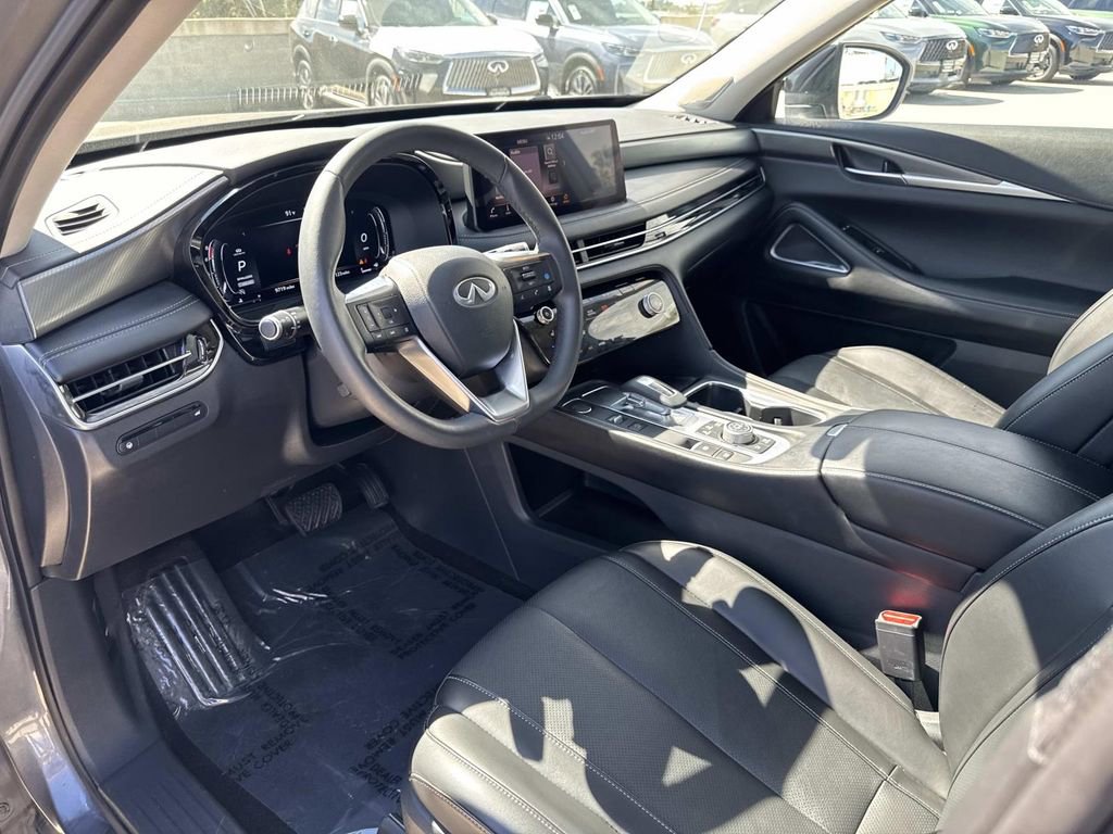Certified 2025 INFINITI QX60 Luxe image 17