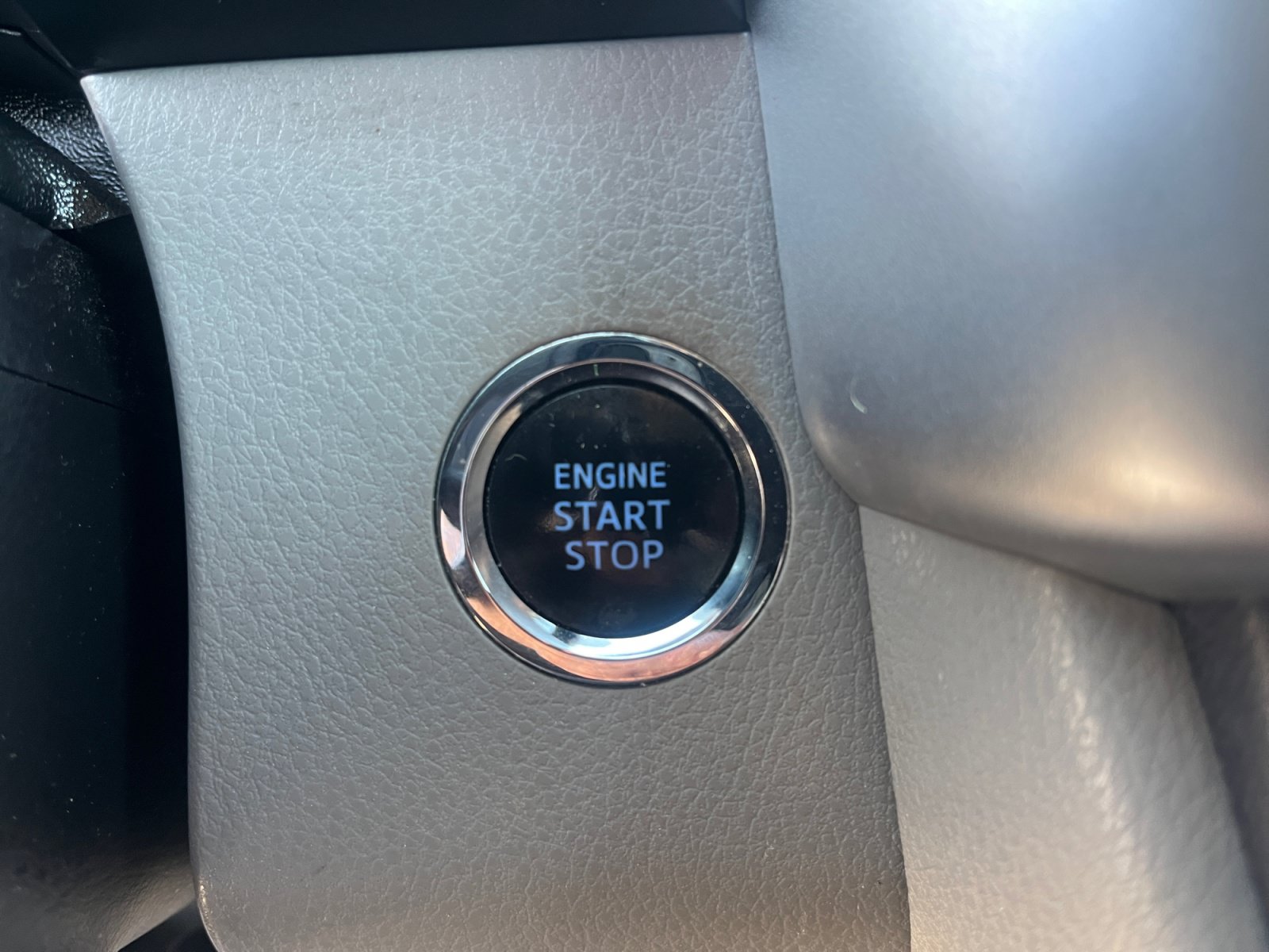 Used 2019 Toyota Highlander XLE AWD/4WD image 30