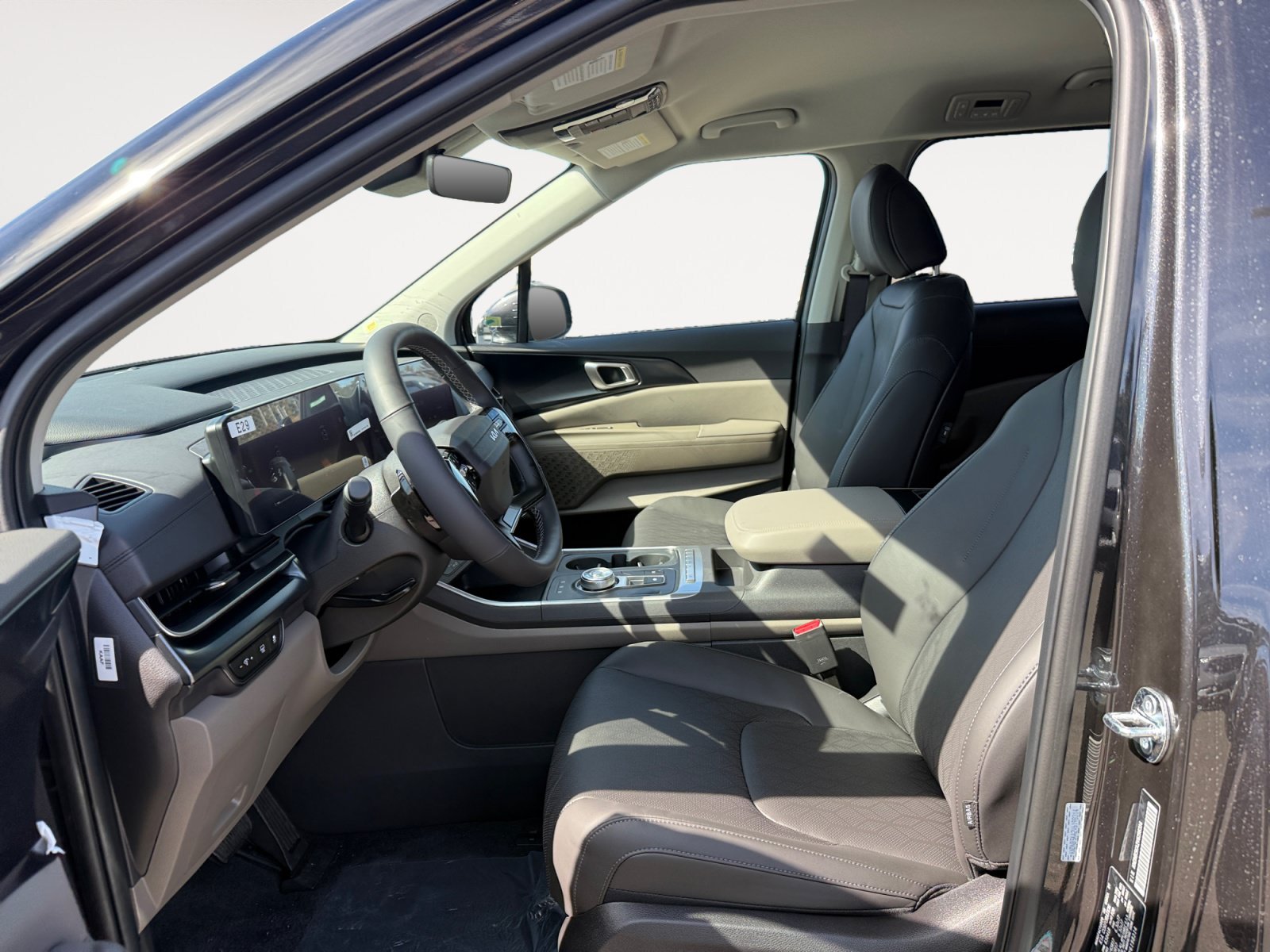 New 2027 Kia Carnival LXS FWD image 10
