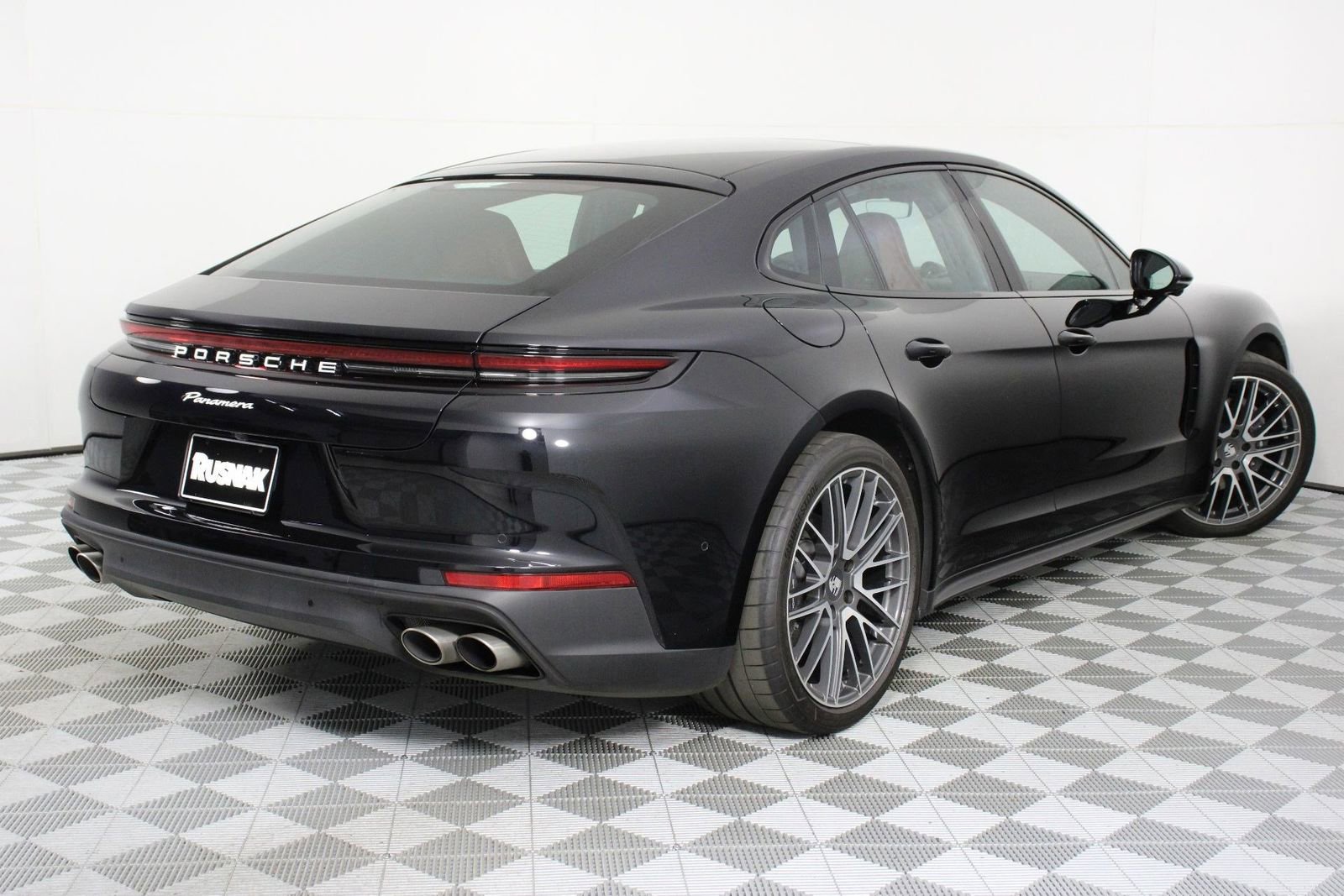 Certified 2025 Porsche Panamera image 7
