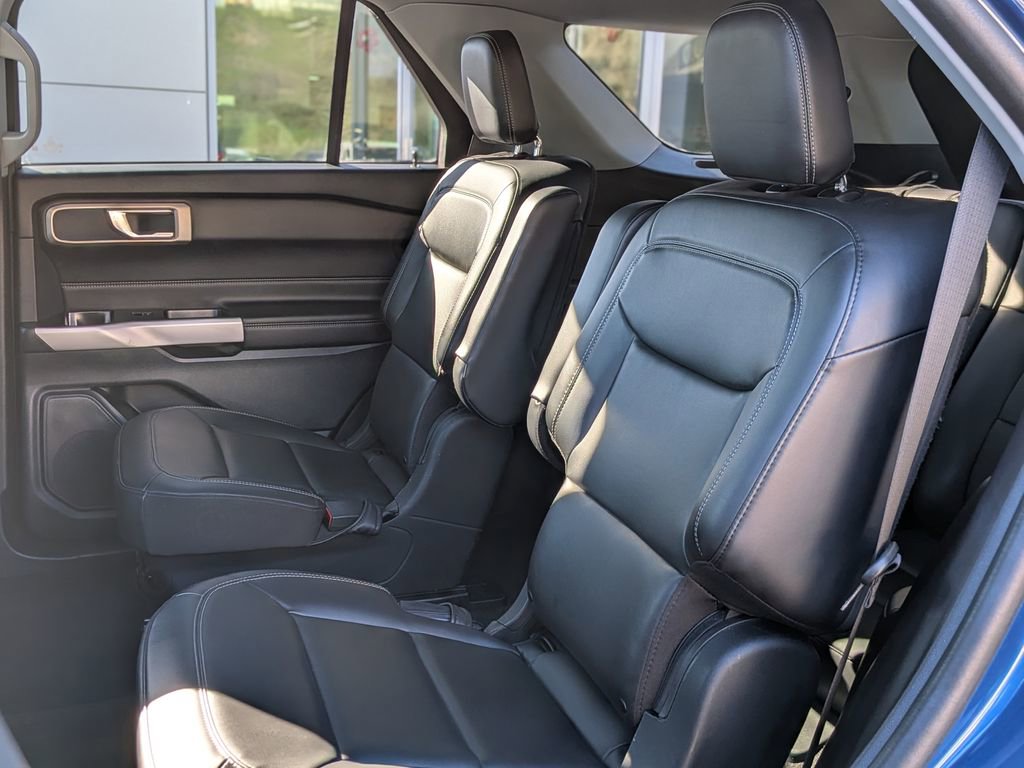 Used 2022 Ford Explorer XLT w/ Equipment Group 202A image 28