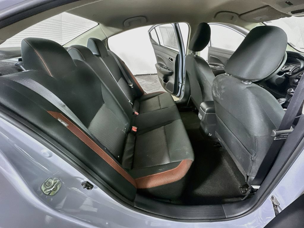 Used 2025 Nissan Versa SR FWD image 11