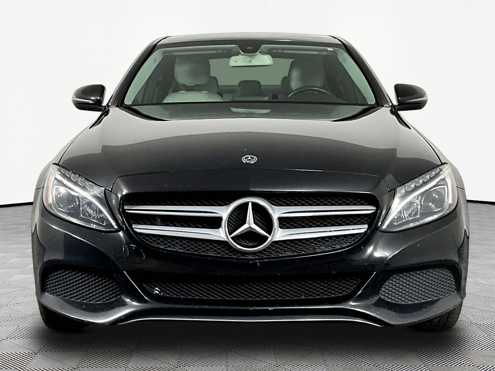 Used 2018 Mercedes-Benz C 300 4MATIC Sedan image 2