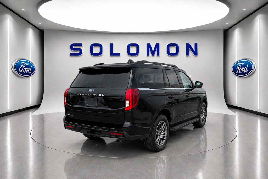 Certified 2025 Ford Expedition Active AWD/4WD image 4