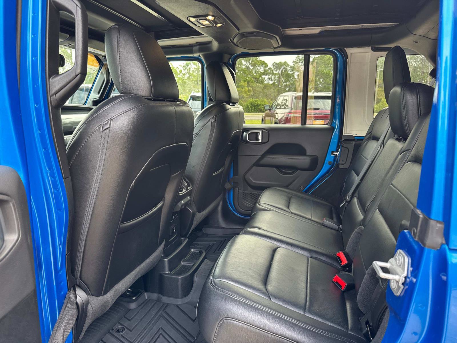 Used 2021 Jeep Wrangler Unlimited Sahara image 15