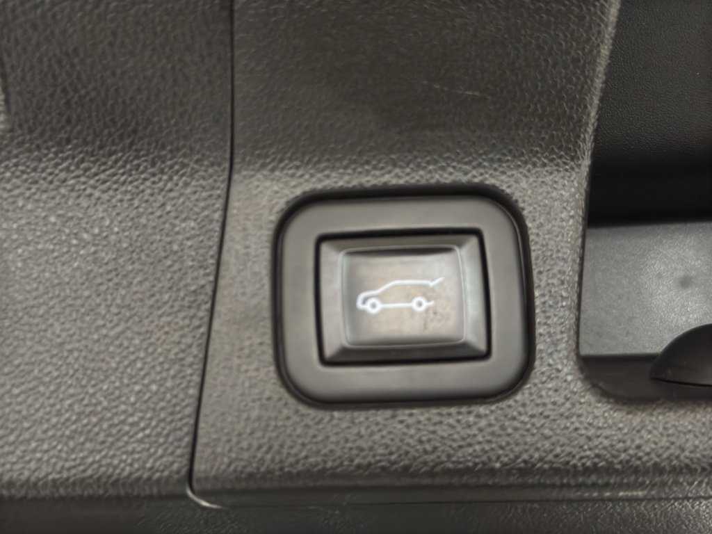 Used 2022 GMC Acadia Denali w/ GMC Pro Grade Package AWD/4WD image 23