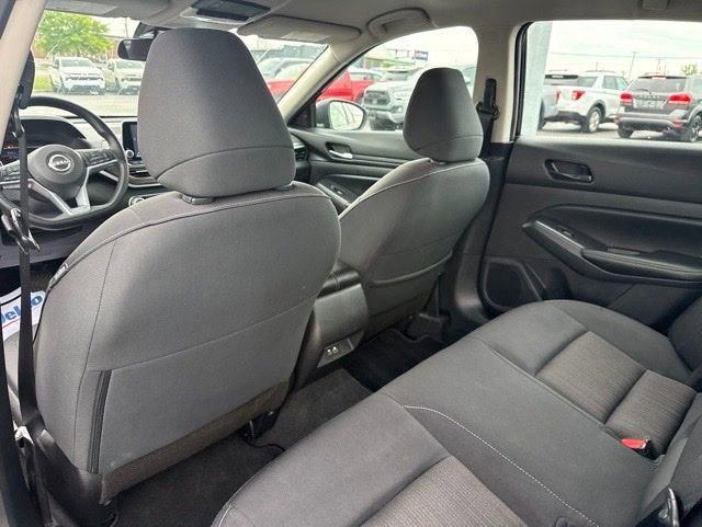 Used 2025 Nissan Altima 2.5 SV FWD image 28