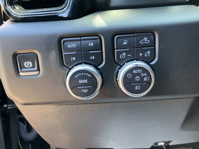Used 2024 GMC Sierra 1500 AT4 w/ Technology Package AWD/4WD image 25