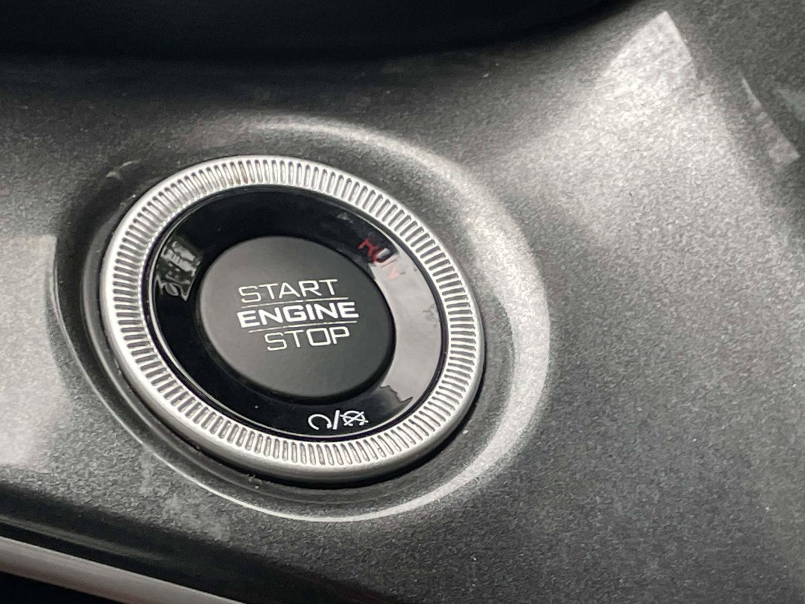 Used 2023 Jeep Grand Cherokee L Laredo AWD/4WD image 27