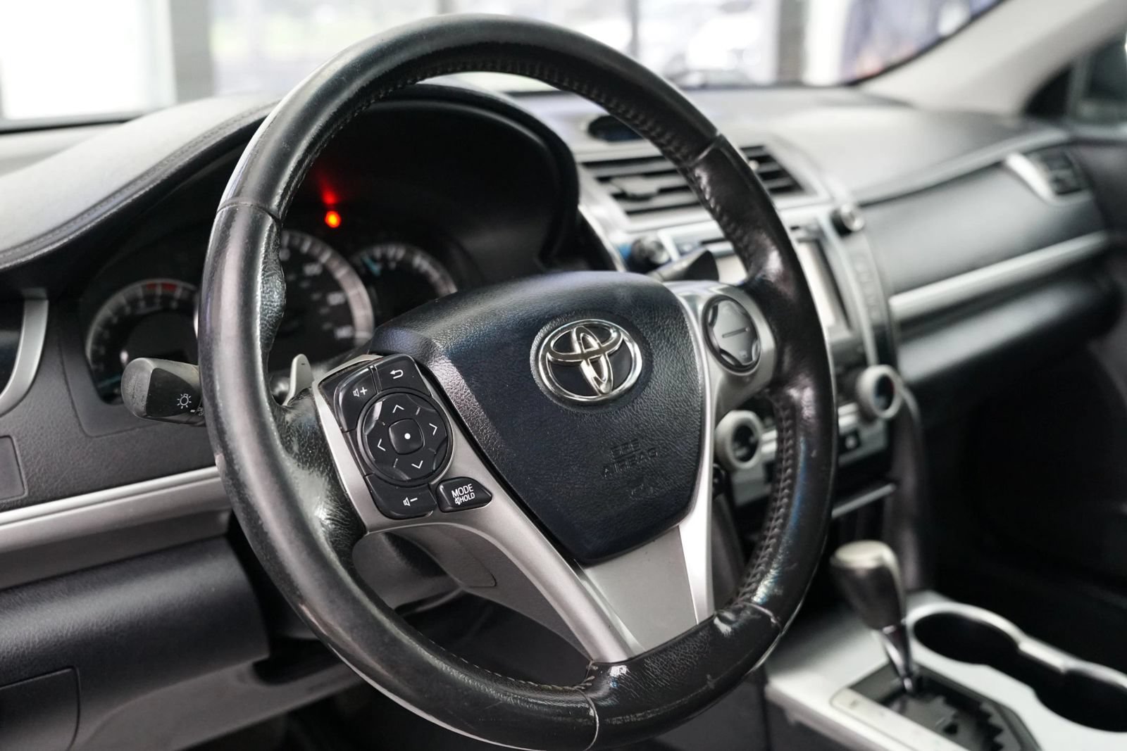 Used 2013 Toyota Camry SE FWD image 16