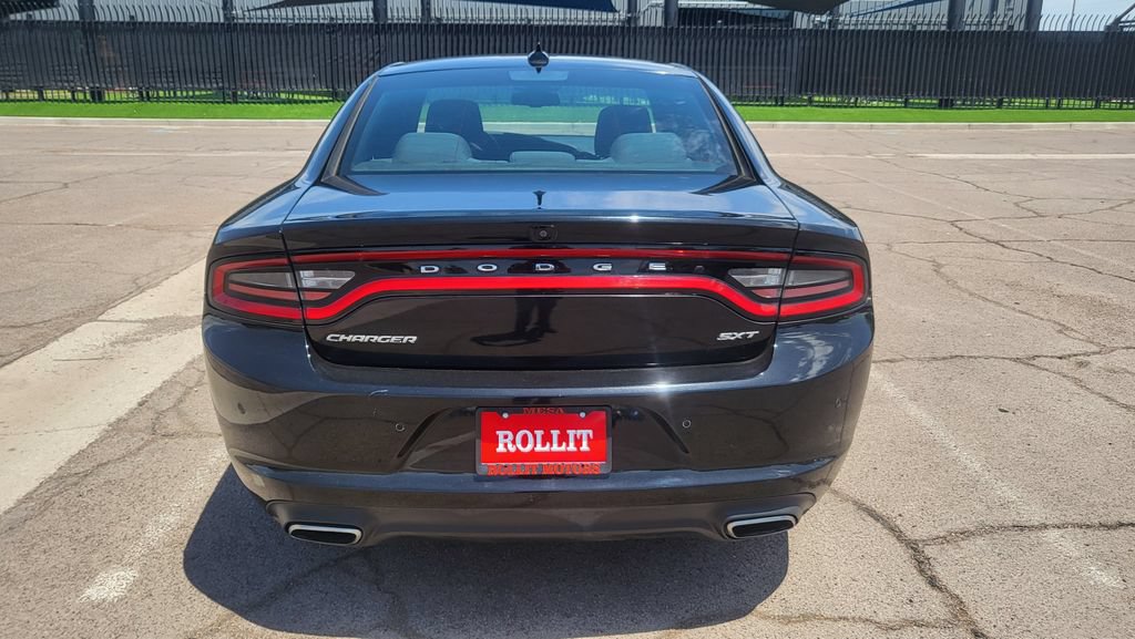 Used 2016 Dodge Charger SXT w/ Navigation & Travel Group RWD image 10