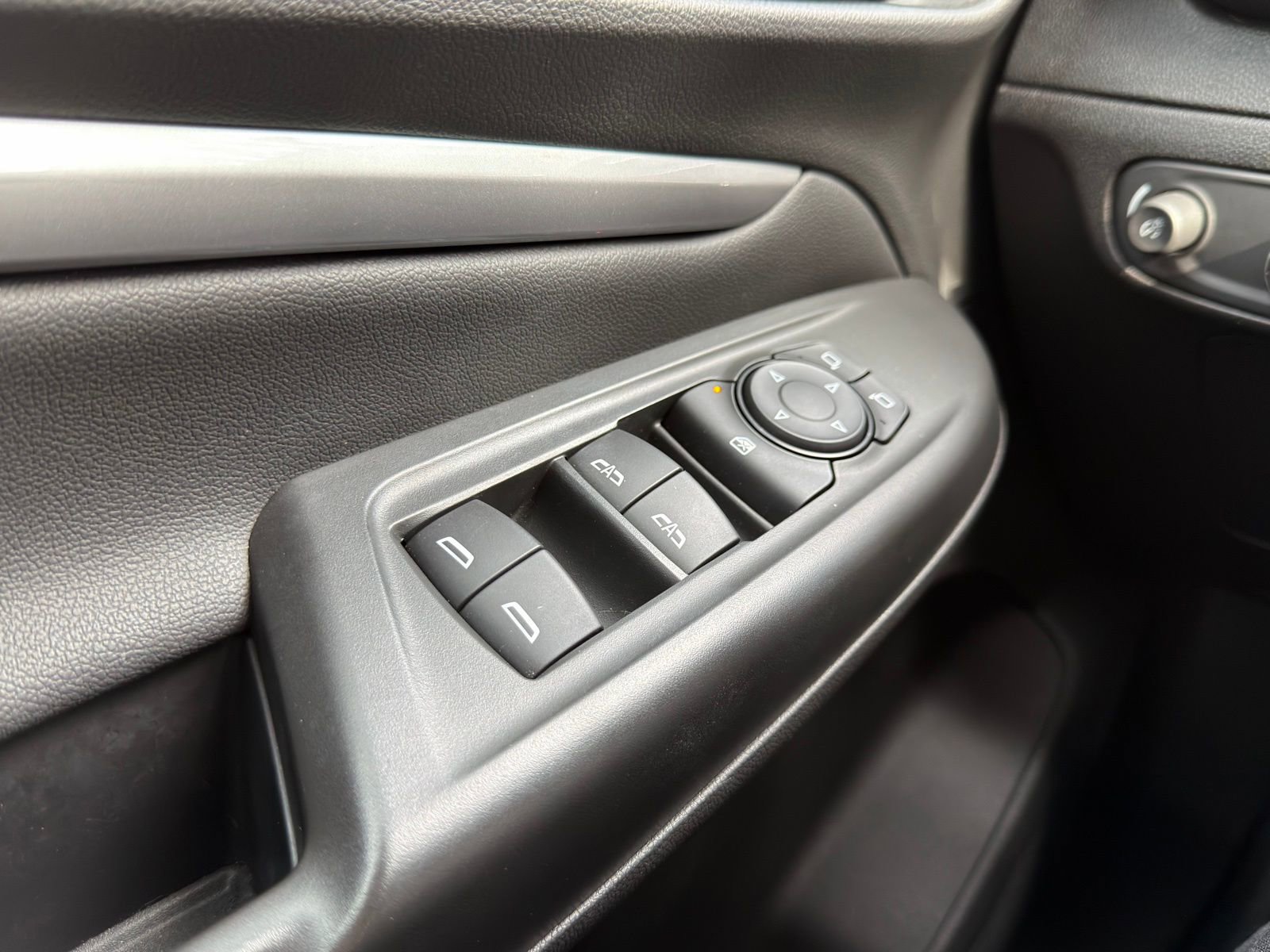 Used 2023 Chevrolet Bolt EUV Premier w/ Redline Edition image 19