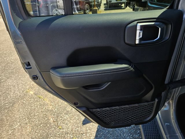 Used 2021 Jeep Wrangler Unlimited Sahara w/ Uconnect 4C Nav & Sound Group AWD/4WD image 17