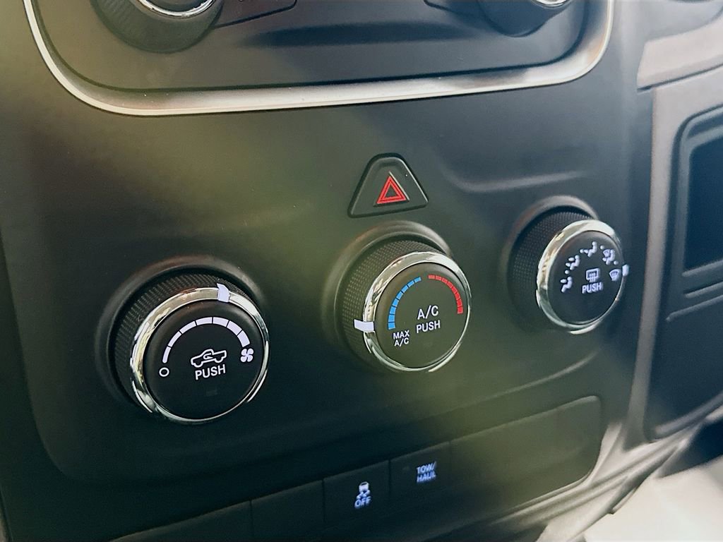 Used 2018 RAM 1500 Express w/ Express Value Package AWD/4WD image 16