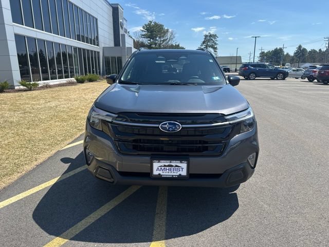Used 2025 Subaru Forester Touring AWD/4WD image 2