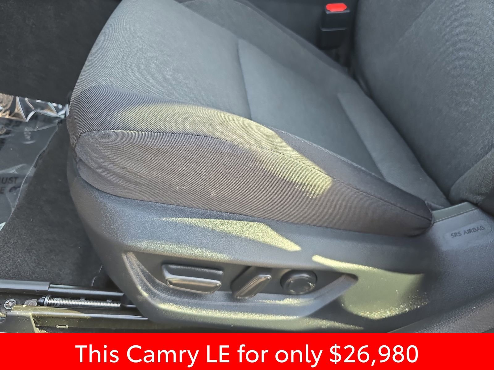 Used 2025 Toyota Camry LE w/ Convenience Package image 34