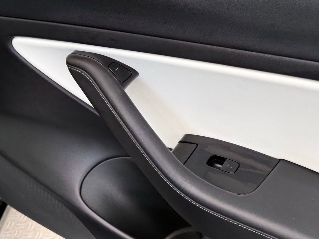 Used 2020 Tesla Model 3 Performance image 22