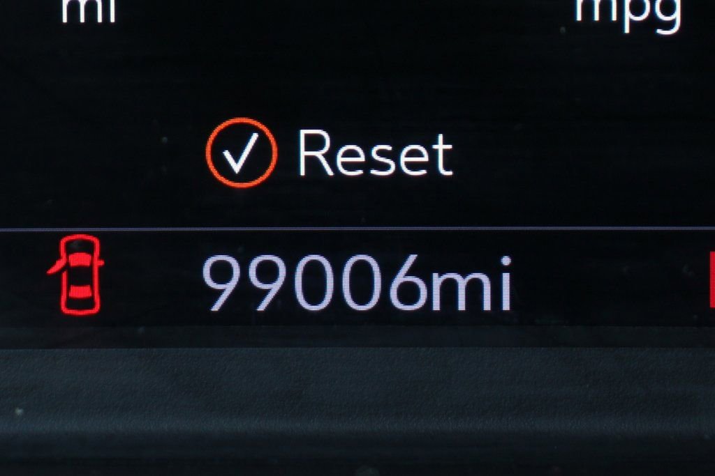 Used 2021 Chevrolet Suburban High Country w/ Premium Package image 27