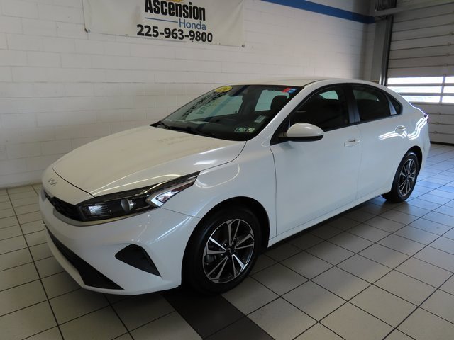 Used 2024 Kia Forte LXS image 2