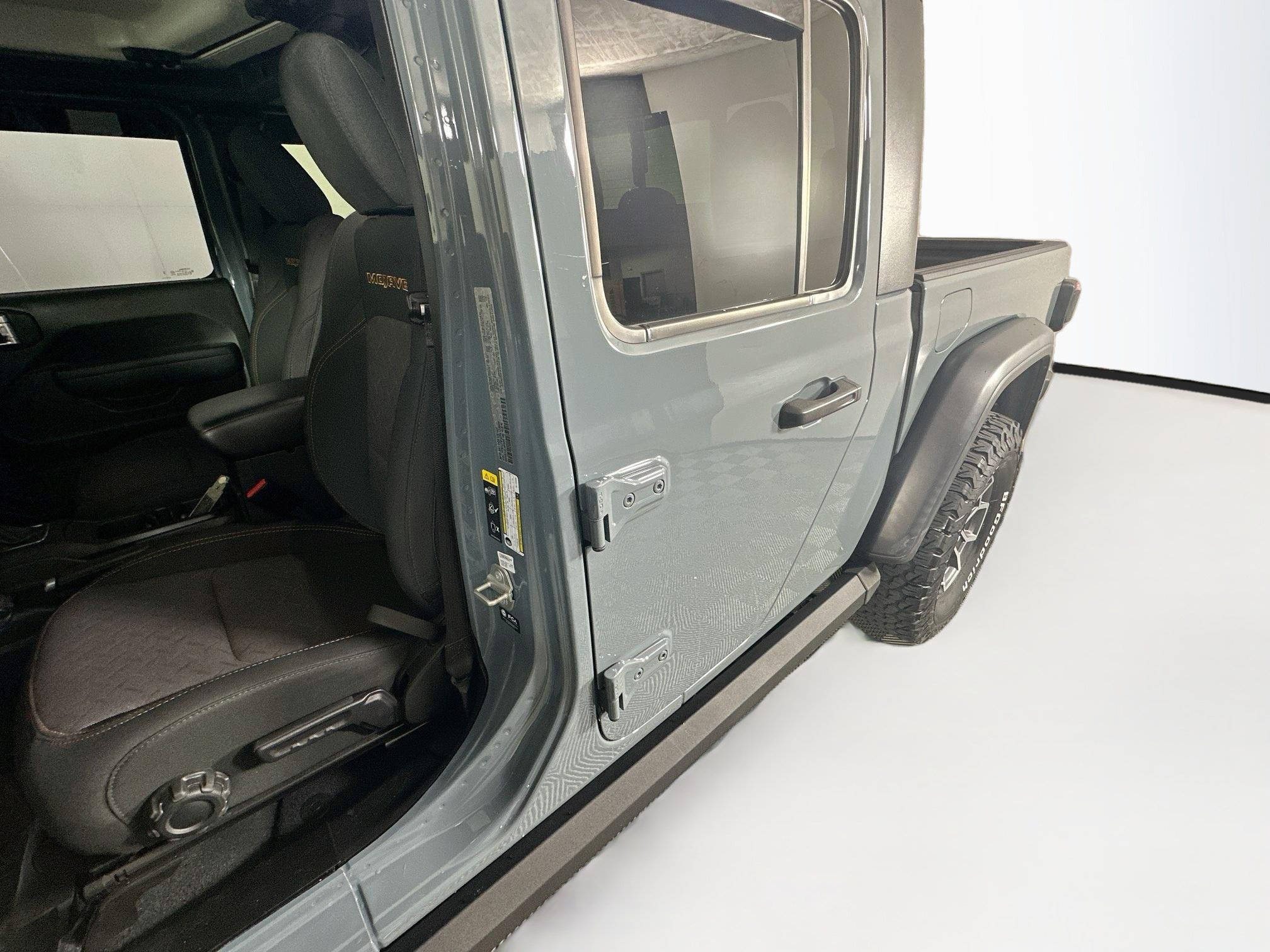 Used 2024 Jeep Gladiator Mojave w/ Convenience Group AWD/4WD image 12