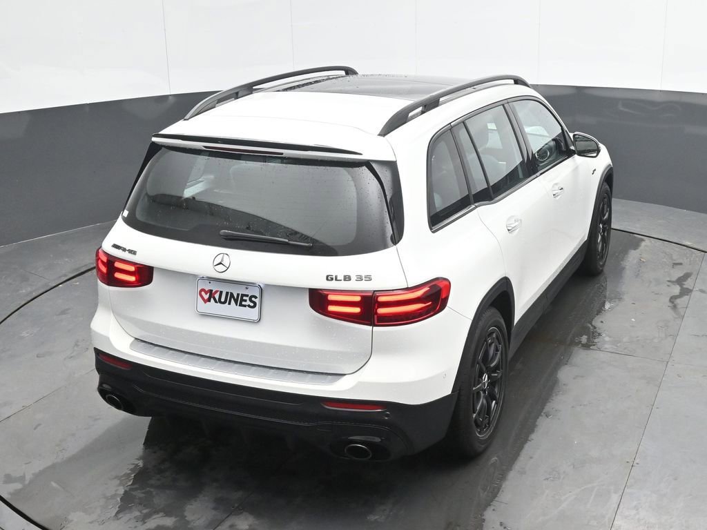 Used 2025 Mercedes-Benz GLB 35 AMG 4MATIC image 28