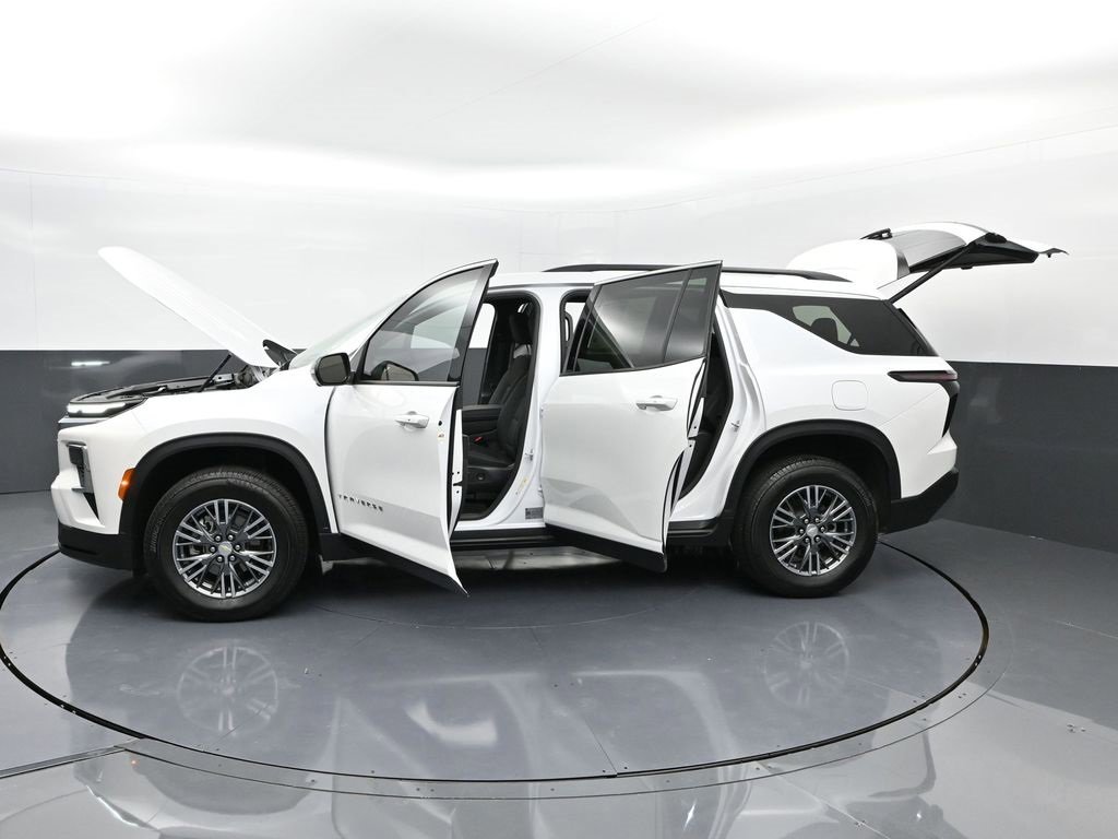 Used 2024 Chevrolet Traverse LT image 46