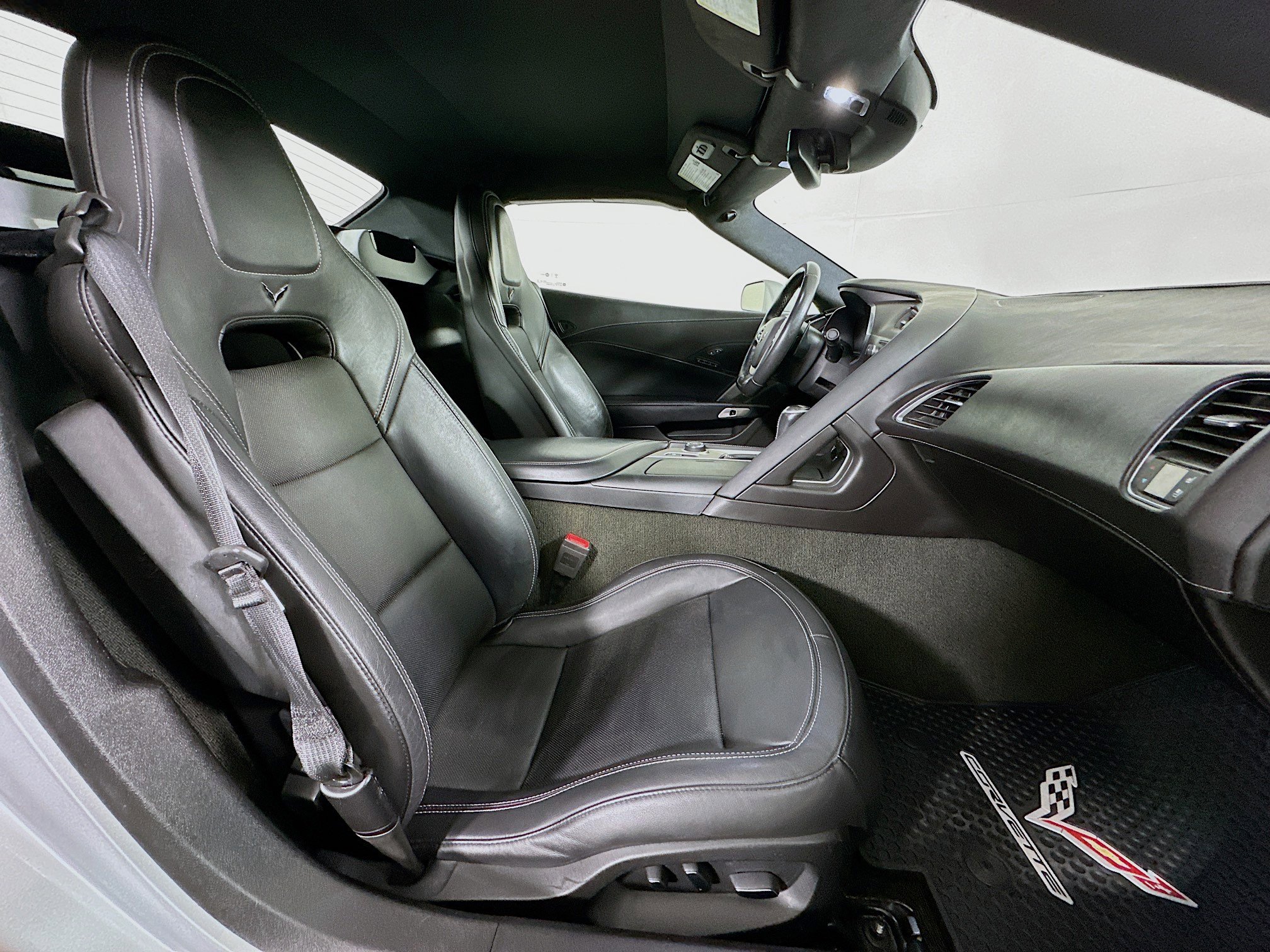 Used 2018 Chevrolet Corvette Stingray Convertible w/ 3LT Preferred Equipment Group image 27