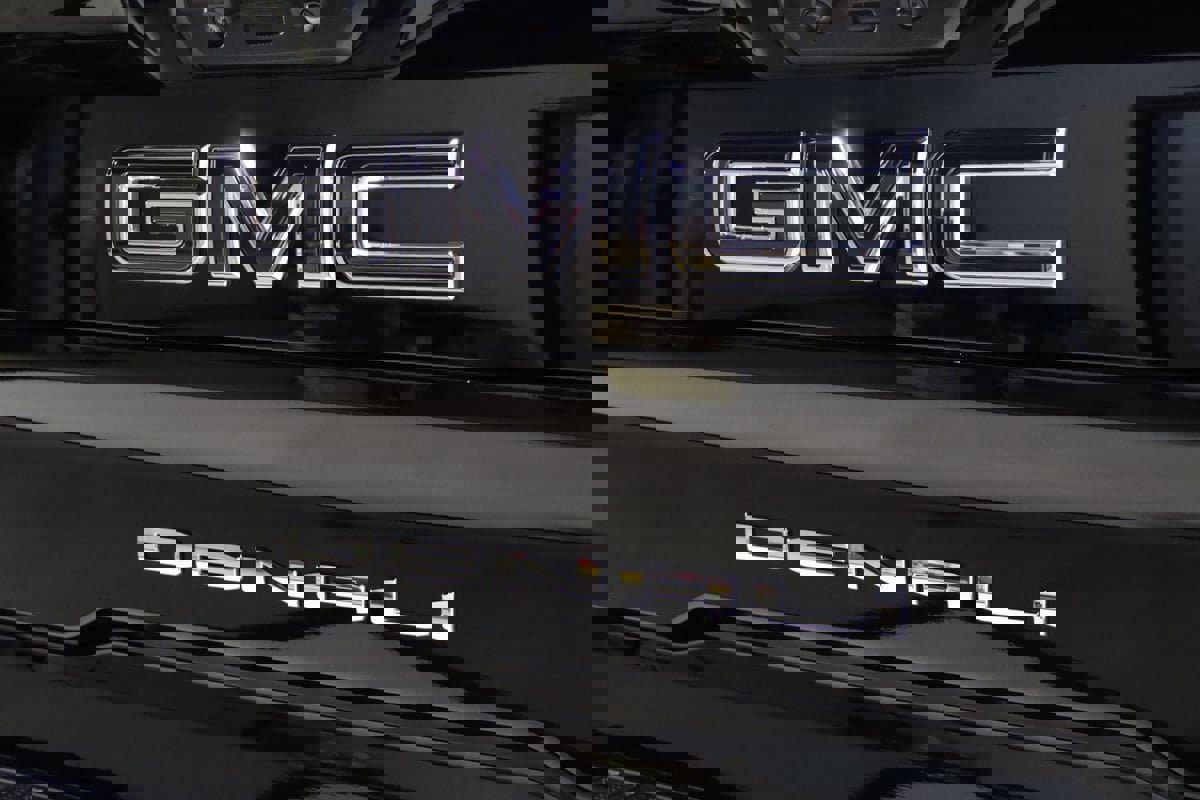 Used 2024 GMC Sierra 3500 Denali Ultimate image 18