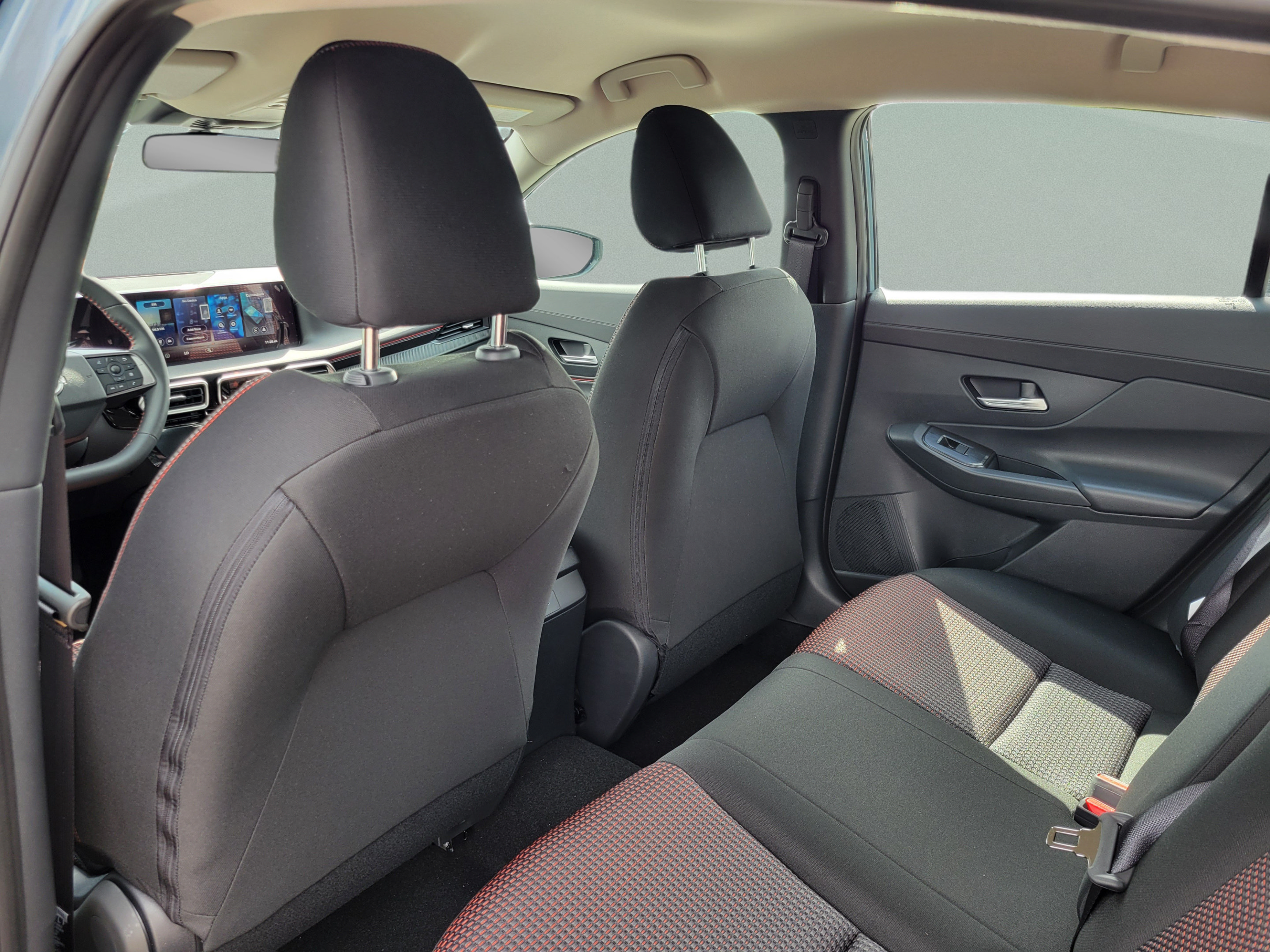 New 2027 Nissan Sentra SR w/ Floor Mat Package FWD image 10