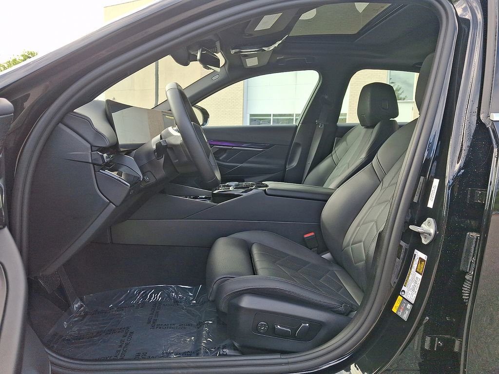 Used 2025 BMW i5 eDrive40i RWD image 13