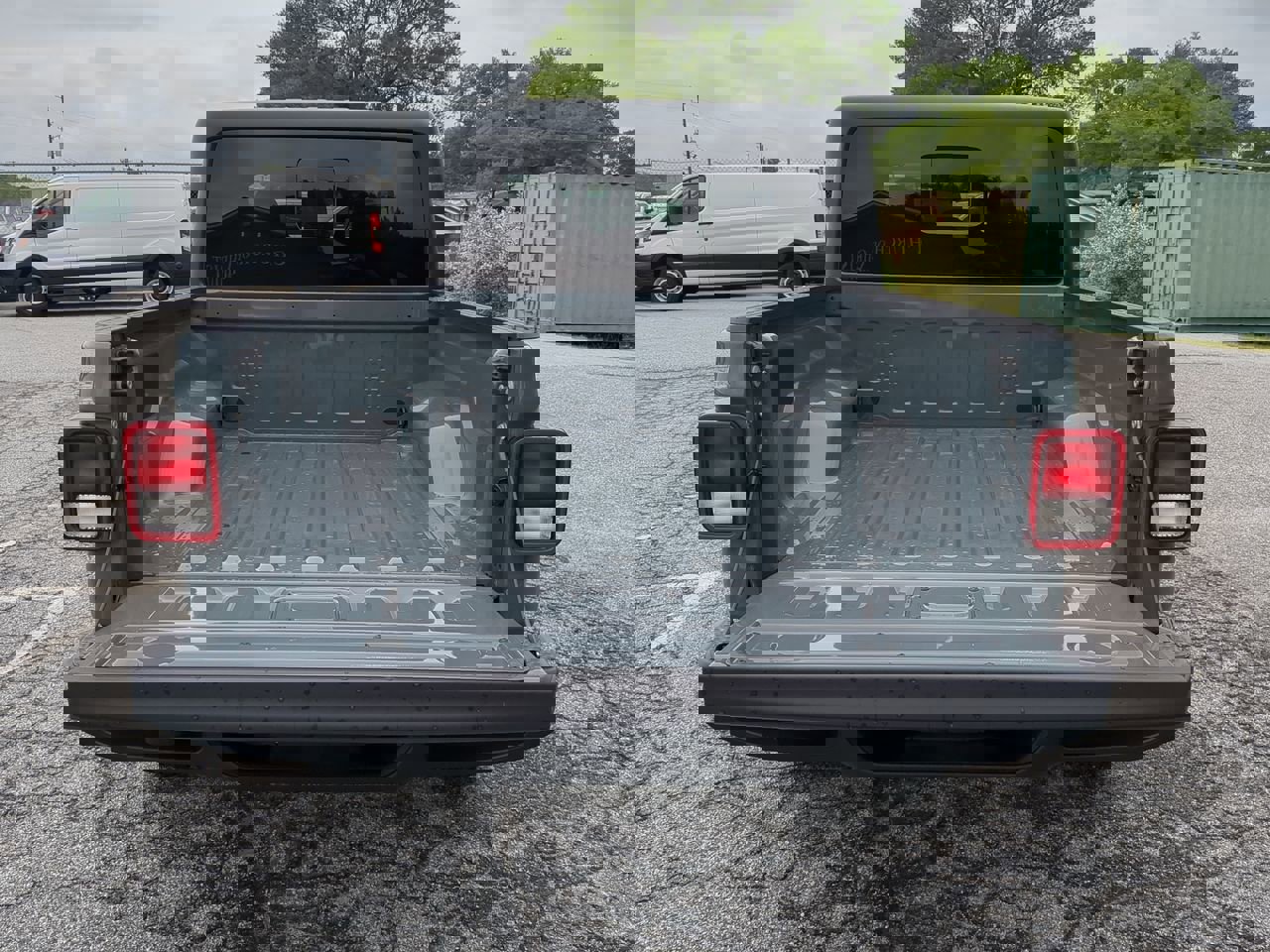 New 2025 Jeep Gladiator Sport image 11