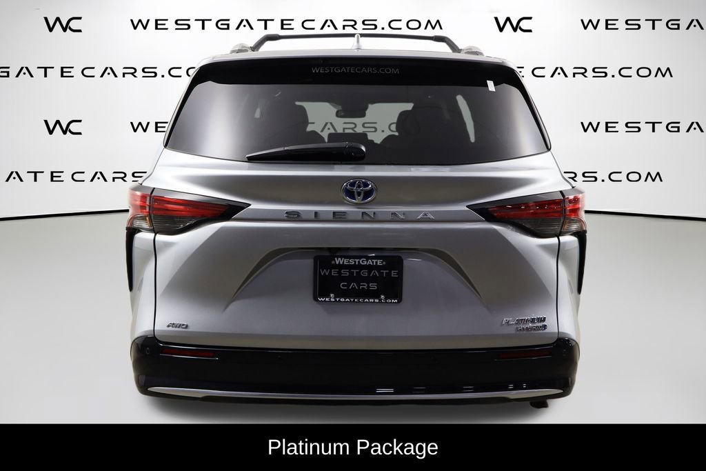 Used 2024 Toyota Sienna Platinum image 4