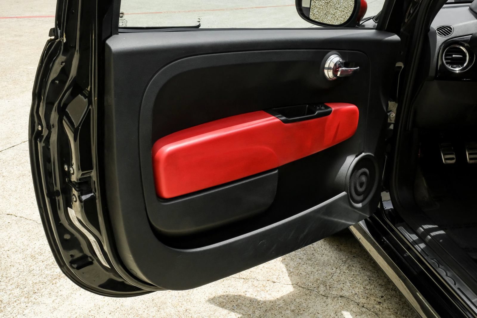 Used 2012 FIAT 500 Abarth w/ Safety & Convenience Pkg FWD image 29