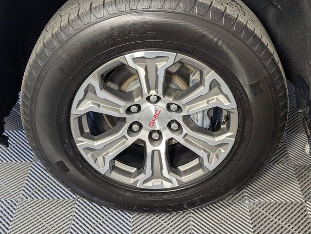 Certified 2025 GMC Sierra 1500 SLT image 9