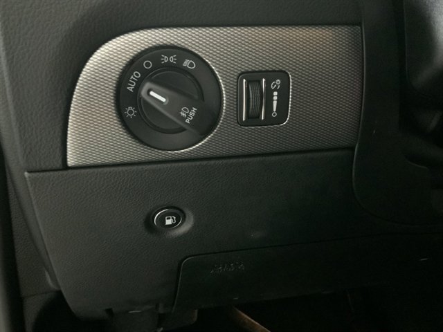 Used 2020 Dodge Durango GT image 29