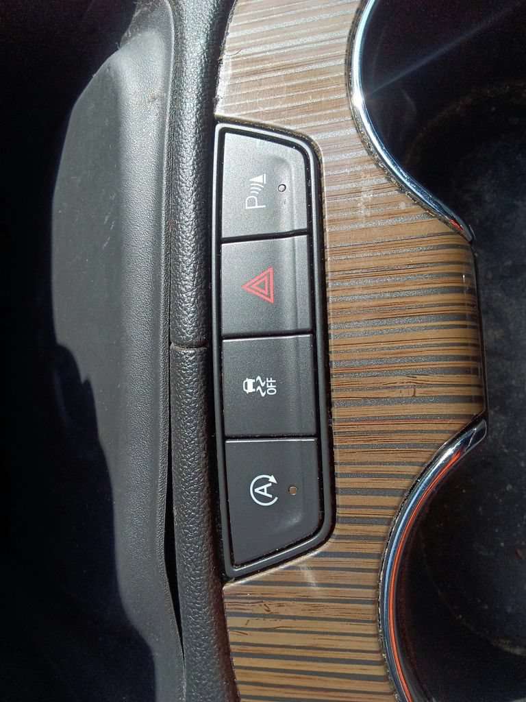 Used 2021 GMC Acadia SLE w/ Driver Convenience Package FWD image 29
