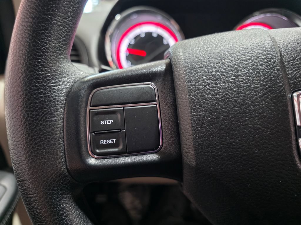 Used 2019 Dodge Grand Caravan SE FWD image 26