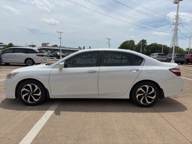 Used 2017 Honda Accord EX image 3