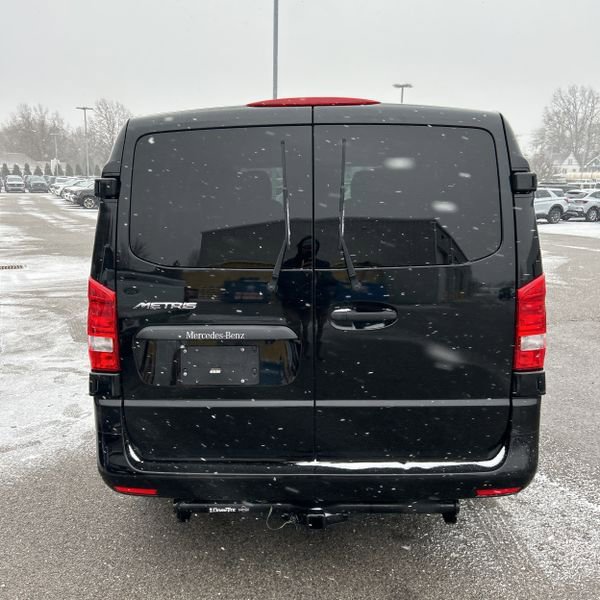 Used 2018 Mercedes-Benz Metris Passenger image 8