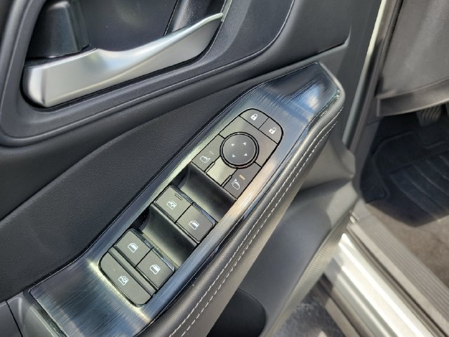 Used 2023 Nissan Rogue SV w/ SV Premium B Package FWD image 16