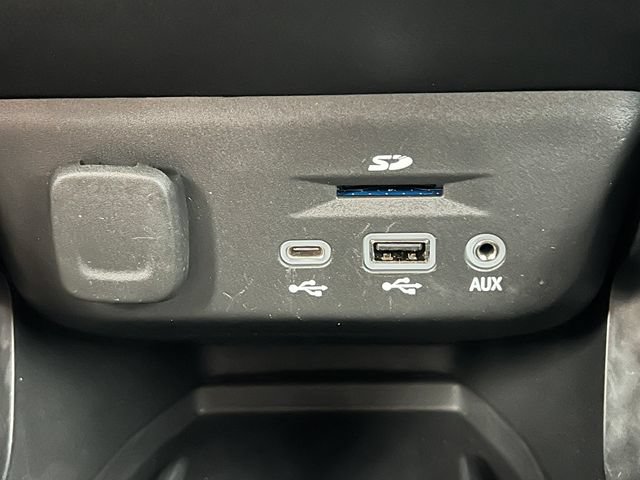 Used 2022 Chevrolet TrailBlazer RS w/ Technology Package AWD/4WD image 28
