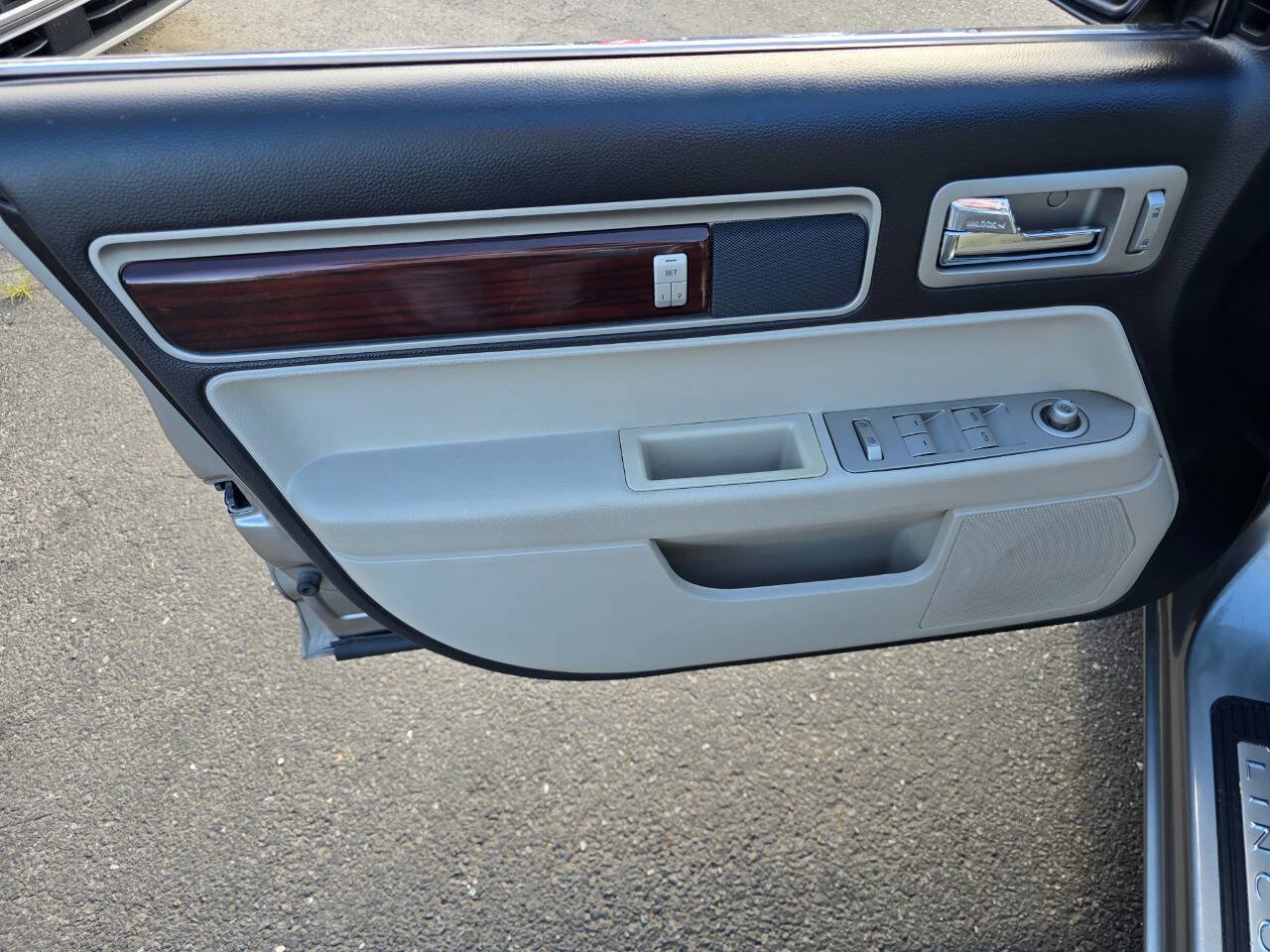 Used 2008 Lincoln MKZ FWD image 13