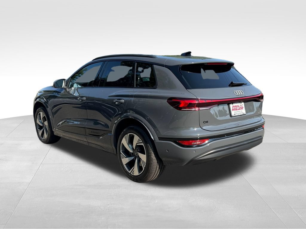Used 2025 Audi Q6 e-tron Premium Plus w/ Premium Plus AWD/4WD image 5