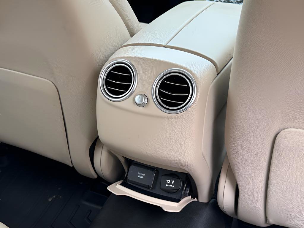 Used 2018 Mercedes-Benz GLC 350e 4MATIC image 30