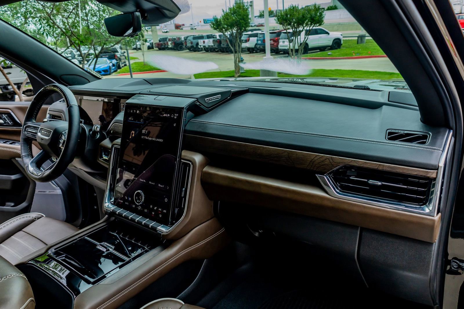 Used 2025 GMC Yukon Denali Ultimate image 18