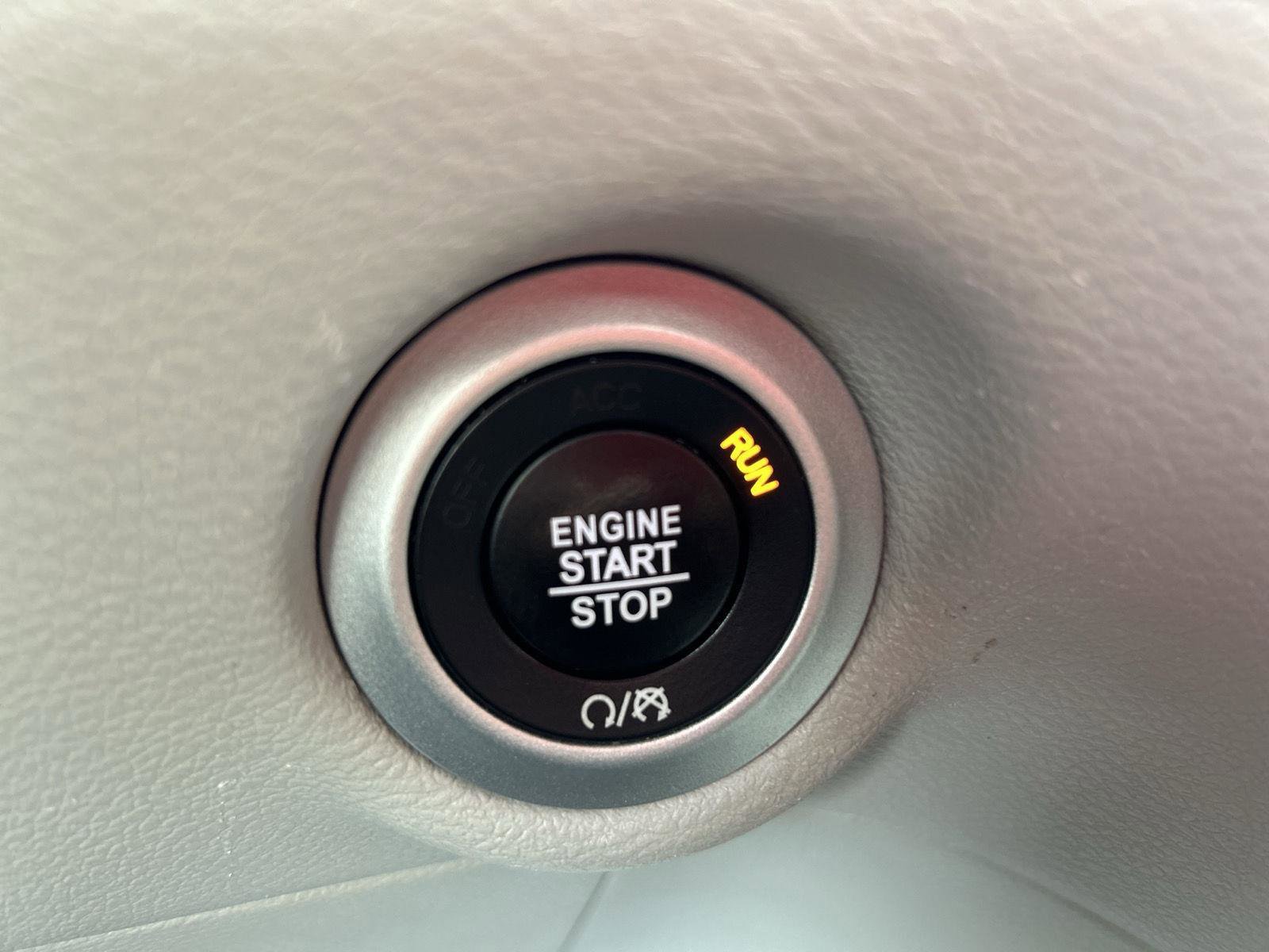 Used 2020 Chrysler Voyager LX FWD image 29