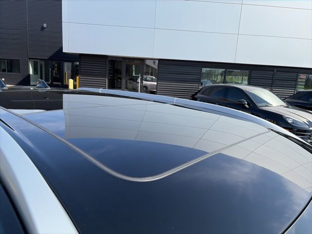 Used 2025 Nissan Rogue SL w/ Tech Package image 4