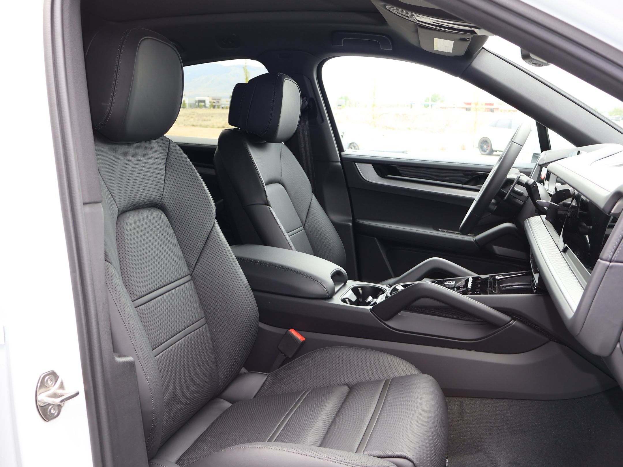 New 2026 Porsche Cayenne Coupe AWD/4WD image 26