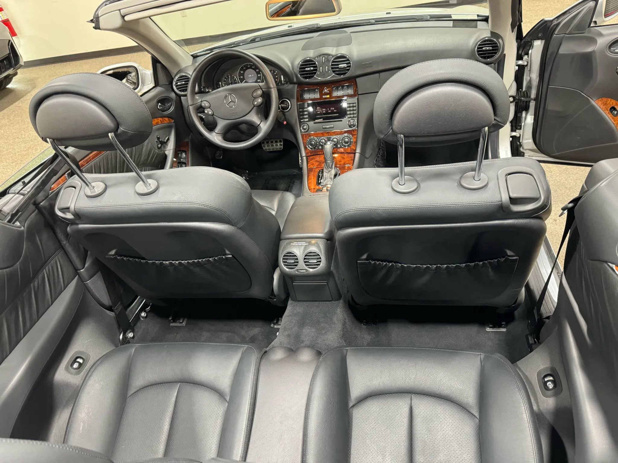 Used 2005 Mercedes-Benz CLK 320 Cabriolet image 59